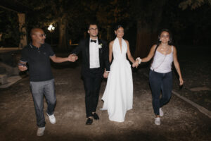 découverte de la salle de réception par les mariés accompagnés par Roxane Dinahet Wedding Planner et Coordinatrice