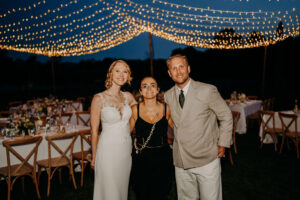 photo des mariés avec Roxane Dinahet Wedding Planner et Coordinatrice